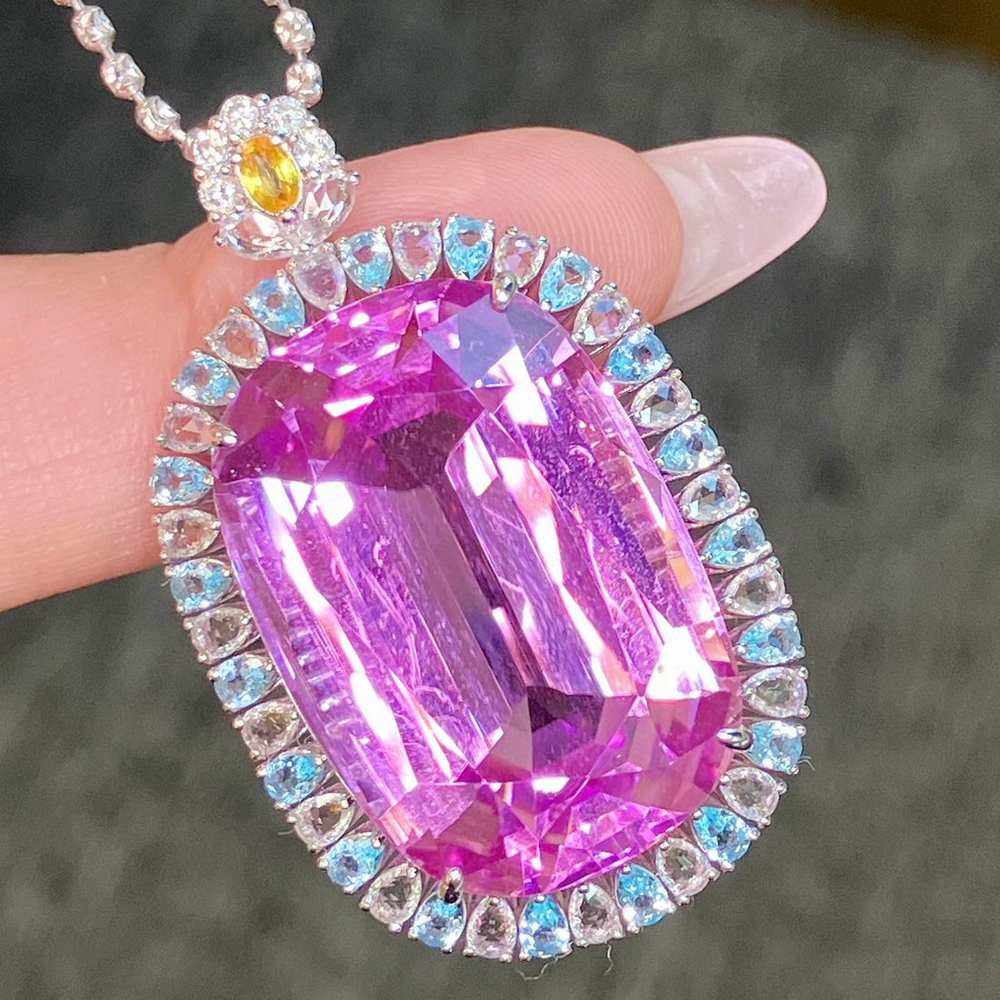 14k Gold 53.27 Ctw Natural Kunzite & Gem Pendant( Without Chain ): Ref:231038074 // gold content:14k gold // main gemstone:kunzite // shape:cushion // carat weight:48. 6ct // color:purple // treatment:natural // // adjacent gemstone 2 : gem // shape:multiply // carat
