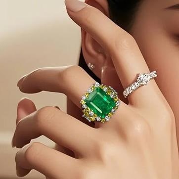 14k Gold 7.64 Ctw Vivid Green Natural Emerald & Diamond Ring - 3