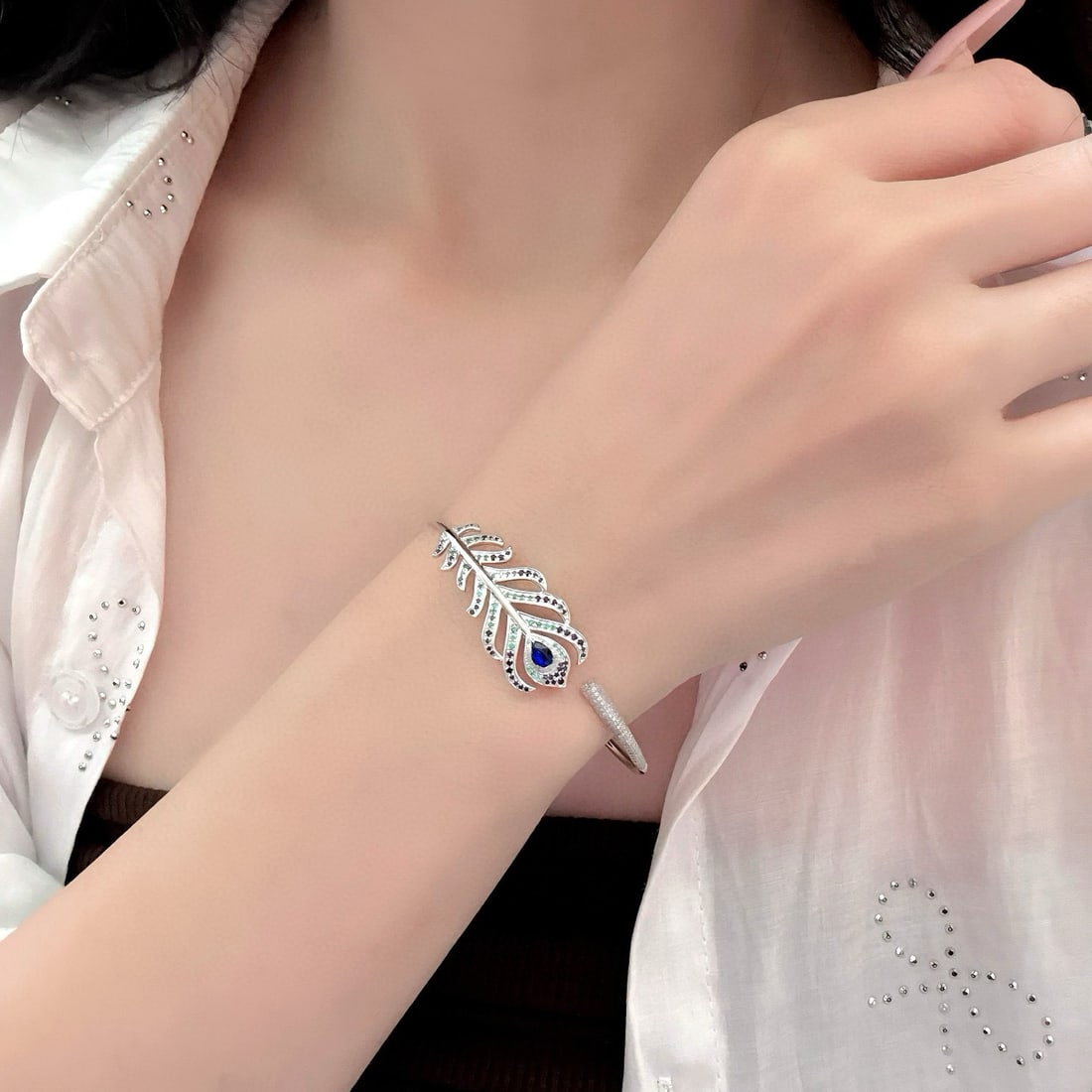 14k Gold 1.25 Ctw Natural Sapphire & Tsavorite & Diamond Bangle - 2