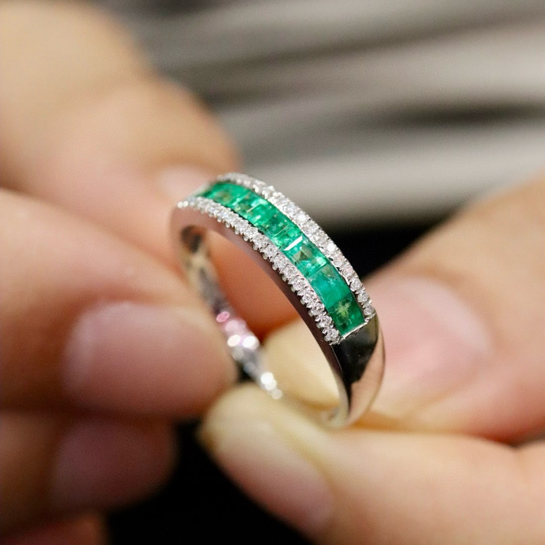14k Gold 0.71 Ctw Natural Emerald & Diamond Ring - 6