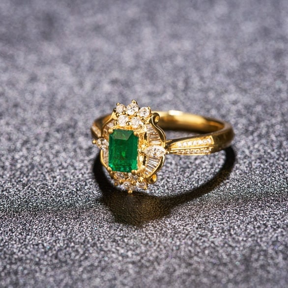 14k Gold 0.91 Ctw Vivid Green Natural Emerald & Diamond Ring - 3