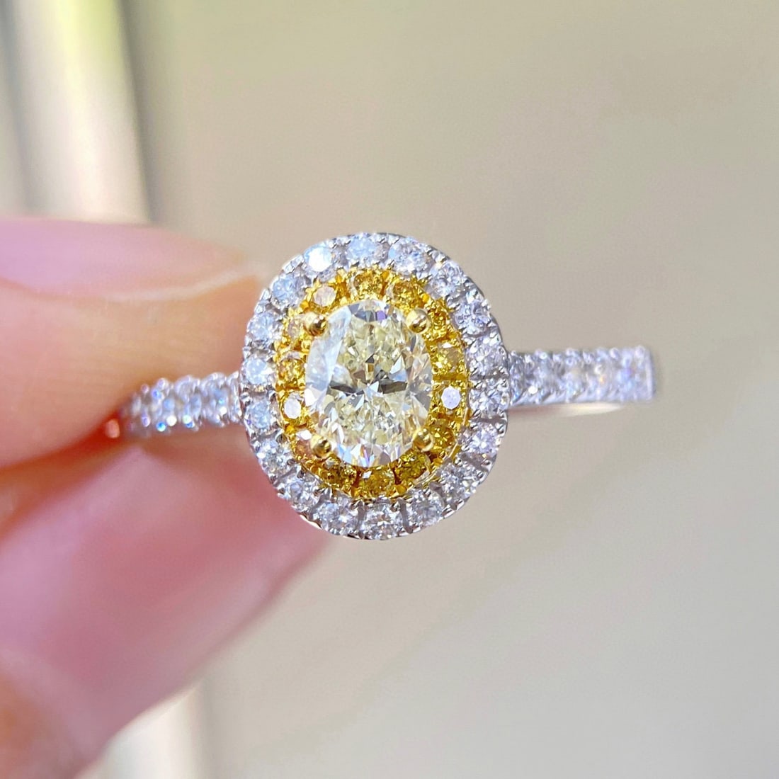 14k Gold 0.82 Ctw Natural Yellow Diamond & Diamond Ring: Ref:231038150 // gold content:14k gold // ring size:7. 25us // // main gemstone:yellow diamond // shape:oval // carat weight:0. 4ct // color:yellow // treatment:natural // // adjacent gemstone 2 : dia