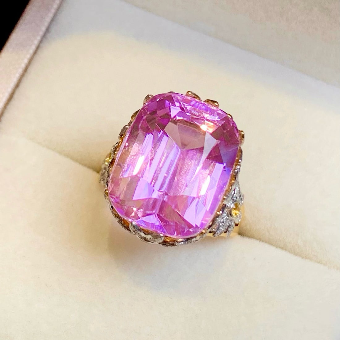 14k Gold 20.45 Ct Natural Kunzite & Diamond Ring - 4
