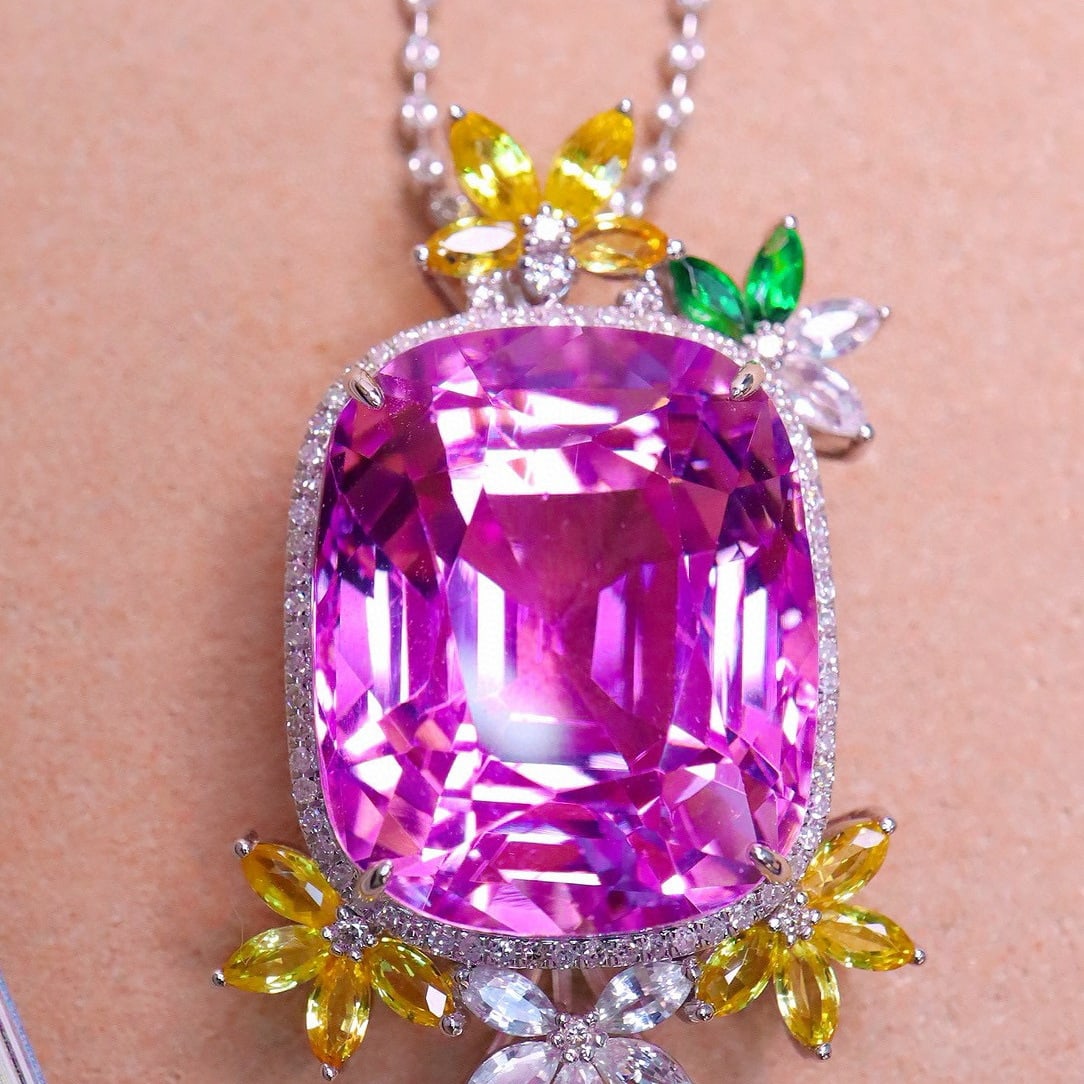 14k Gold 34.86 Ctw Natural Kunzite & Diamond Pendant( Without Chain ): Ref:231038156 // gold content:14k gold // main gemstone:kunzite // shape:cushion // carat weight:34. 5ct // color:purple // treatment:natural // // adjacent gemstone 2 : diamond // shape:round //