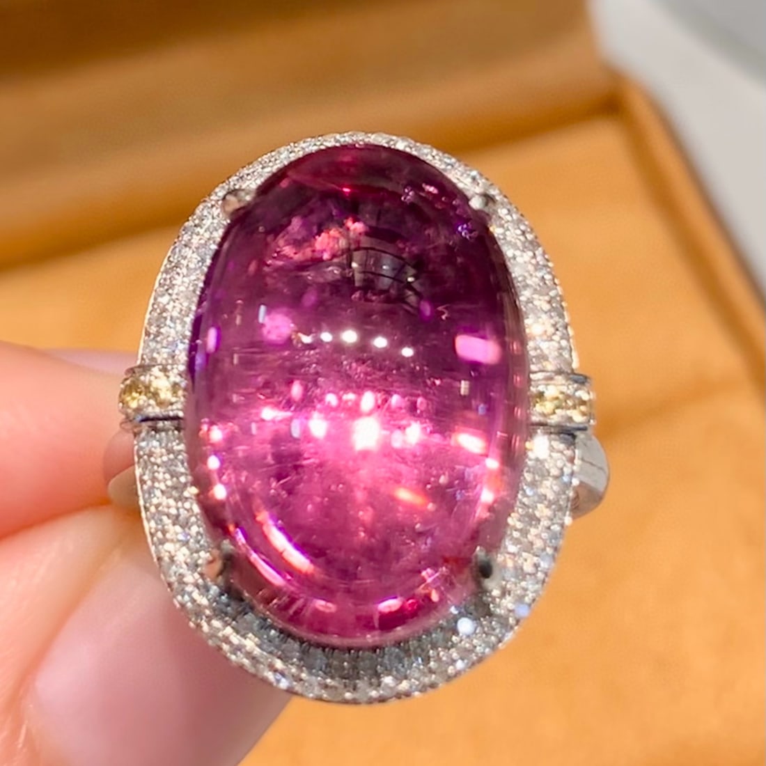 14k Gold 10.3 Ct Natural Tourmaline & Diamond Ring: Ref:231038168 // gold content:14k gold // ring size:7. 25us // // main gemstone:tourmaline // shape:oval // carat weight:10. 3ct // color:pink // treatment:natural // // adjacent gemstone 2 : diamond