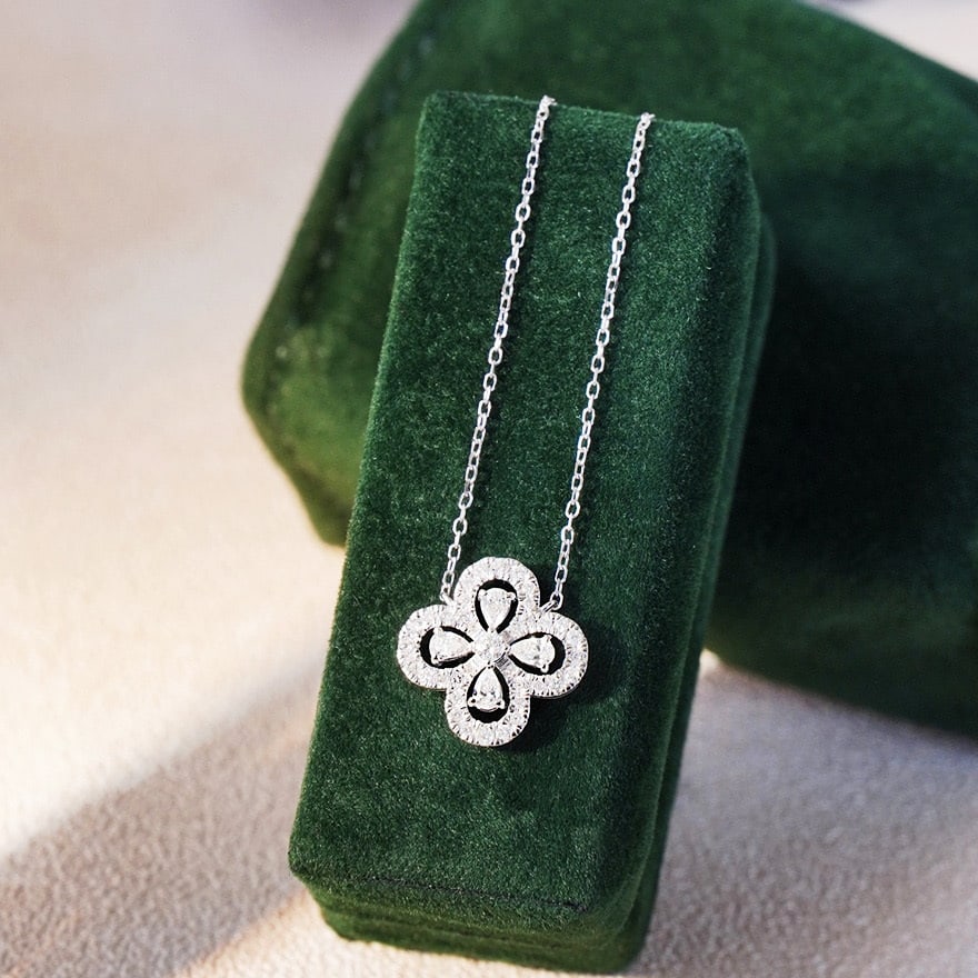14k Gold 0.65 Ct Natural H Diamond Necklace: Ref:231038202 // gold content:14k gold // main gemstone:diamond // shape:multiply // carat weight:0. 65ct // clarity grade:vs-si // color:h // treatment:natural // Condition: New Low Estimate: