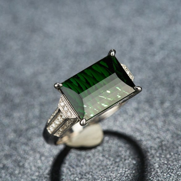 14k Gold 6.42 Ctw Natural Tourmaline & Diamond Ring: Ref:231038215 // gold content:14k gold // ring size:7. 25us // // main gemstone:tourmaline // shape:rectangle // carat weight:6. 11ct // color:green // treatment:natural // // adjacent gemstone 2 :