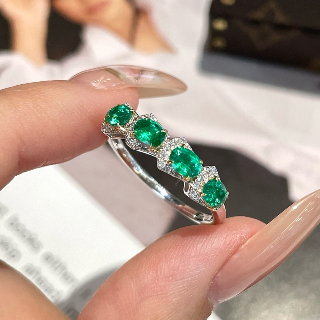 14k Gold 0.61 Ct Natural Emerald & Diamond Ring: Ref:231038237 // gold content:14k gold // ring size:7. 25us // // main gemstone:emerald // shape:oval // carat weight:0. 61ct // color:green // treatment:natural // // adjacent gemstone 2 : diamond