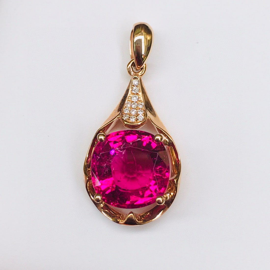 14k Gold 3.44 Ctw Natural Tourmaline & Diamond Pendant( Without Chain ): Ref:231038247 // gold content:14k gold // main gemstone:tourmaline // shape:cushion // carat weight:3. 41ct // color:red // treatment:natural // // adjacent gemstone 2 : diamond // number of