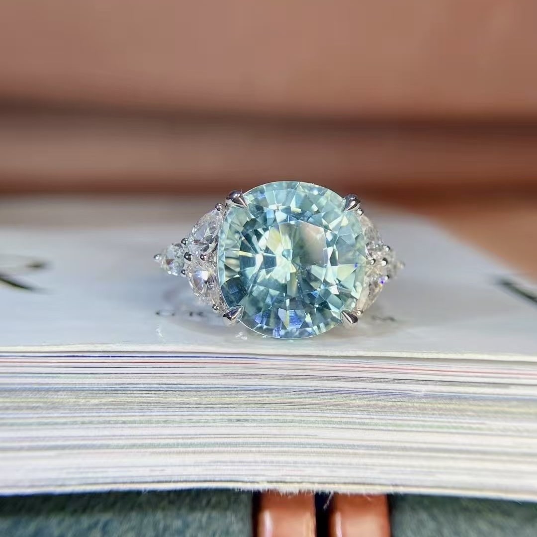 14k Gold 7.08 Ctw Natural Aquamarine & Sapphire Ring: Ref:231038293 // gold content:14k gold // ring size:7. 25us // // main gemstone:aquamarine // shape:oval // carat weight:6. 26ct // color:blue // treatment:natural // // adjacent gemstone 2 :