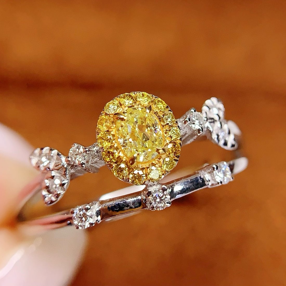 14k Gold 0.26 Ct Natural Yellow Diamond & Diamond Ring: Ref:231038308 // gold content:14k gold // ring size:7. 25us // // main gemstone:yellow diamond // shape:oval // carat weight:0. 26ct // color:yellow // treatment:natural // // adjacent gemstone 2 :