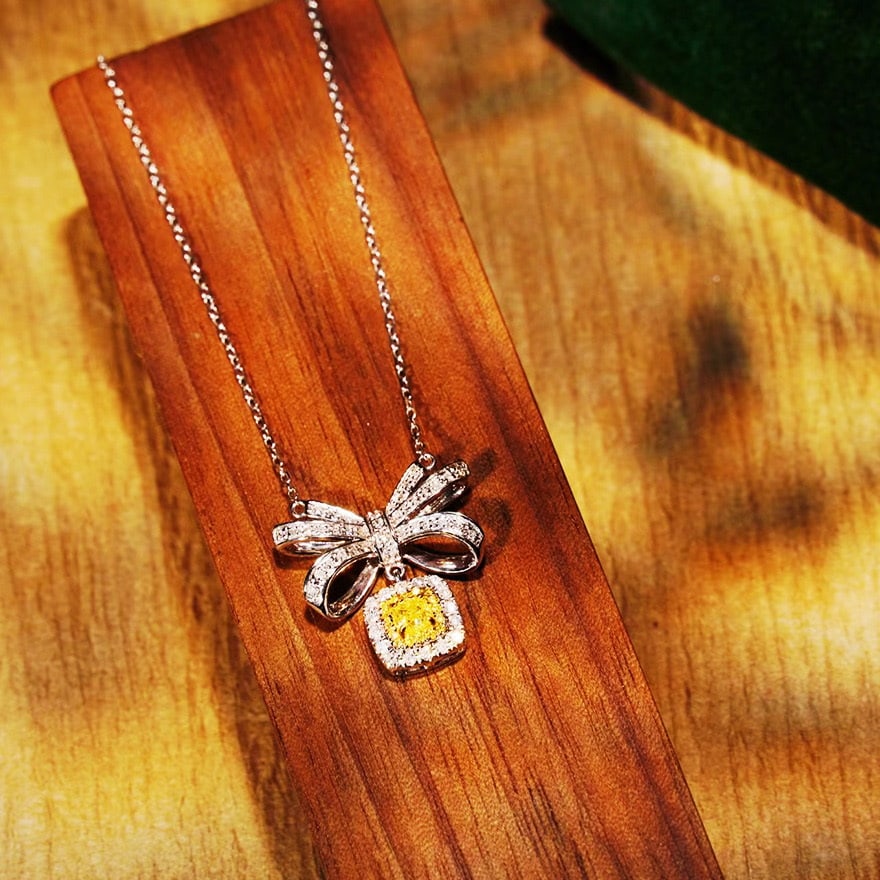 14k Gold 0.78 Ctw Natural Yellow Diamond & Diamond Necklace: Ref:231038309 // gold content:14k gold // main gemstone:yellow diamond // shape:cushion // carat weight:0. 2ct // color:yellow // treatment:natural // // adjacent gemstone 2 : diamond // shape:round