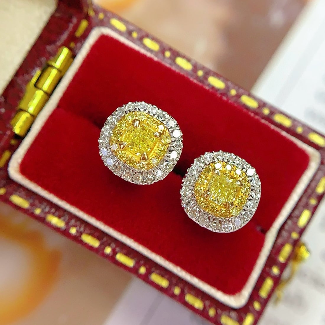 14k Gold 0.5 Ct Natural Yellow Diamond & Diamond Earrings - 3