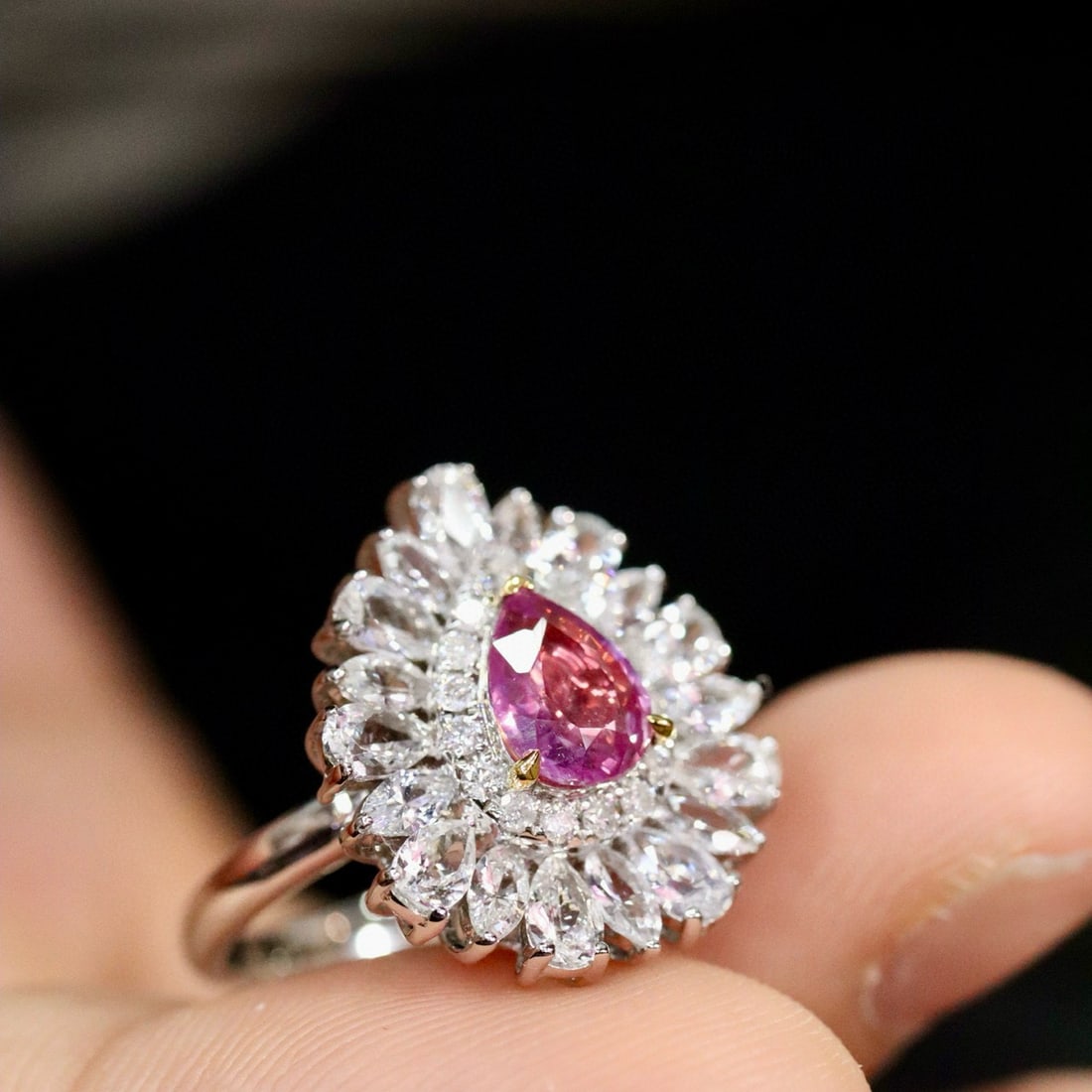 14k Gold 1.20 Ctw Natural Padparadscha Sapphire & Diamond Ring - 4