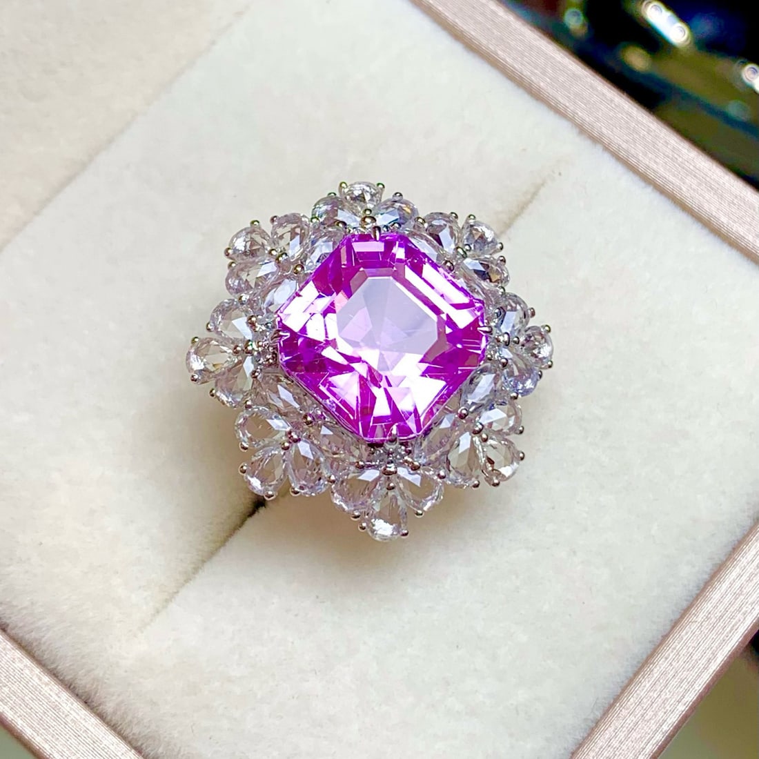 14k Gold 9.3 Ct Natural Kunzite & Sapphire Ring - 3