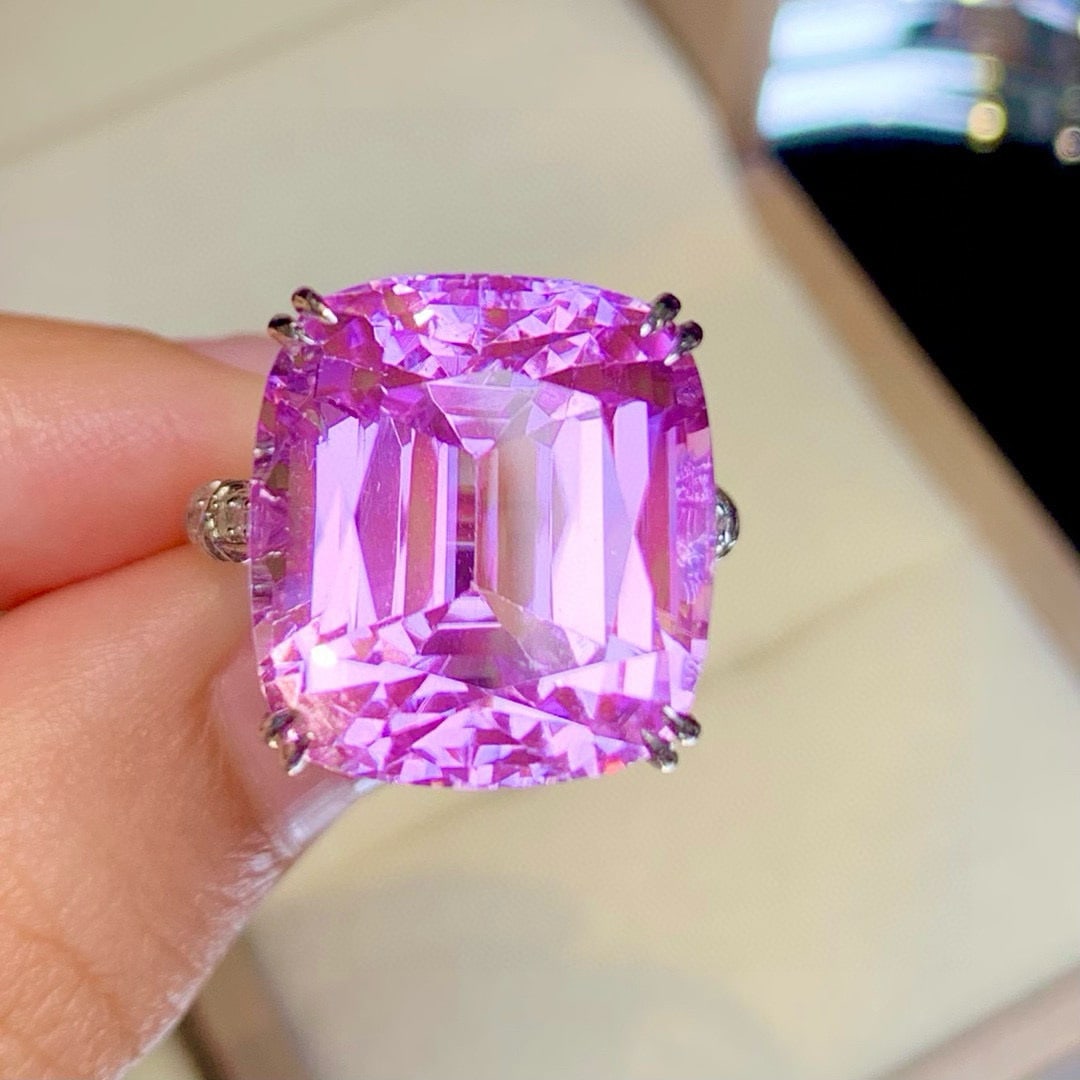 14k Gold 26.3 Ct Natural Kunzite & Diamond Ring: Ref:231038335 // gold content:14k gold // ring size:7. 25us // // main gemstone:kunzite // shape:cushion // carat weight:26. 3ct // color:purple // treatment:natural // // adjacent gemstone 2 :