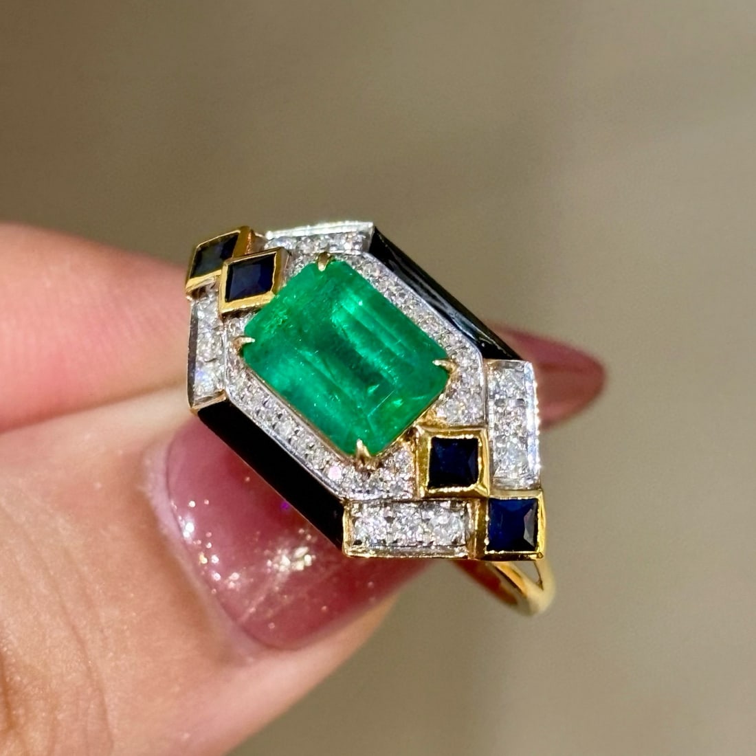 14k Gold 2.2 Ct Vivid Green Natural Emerald & Diamond Ring - 2