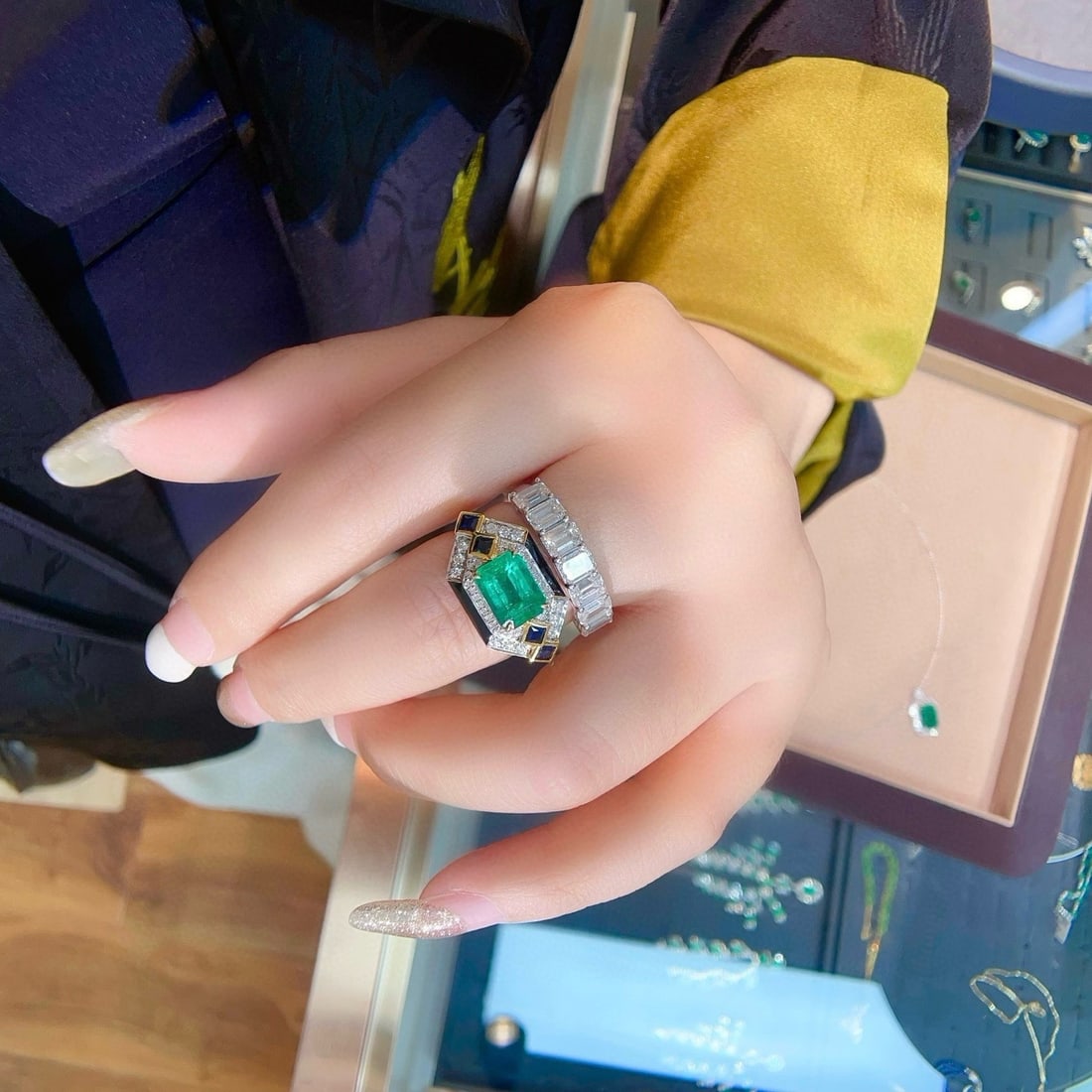 14k Gold 2.2 Ct Vivid Green Natural Emerald & Diamond Ring - 5