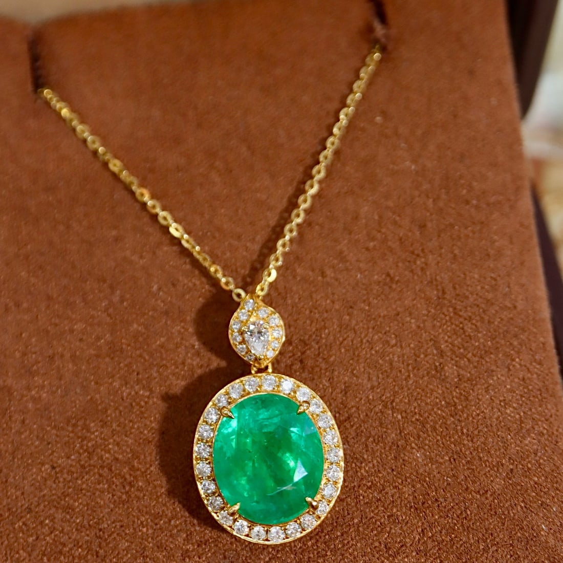 14k Gold 6.37 Ctw Vivid Green Natural Emerald & Diamond Pendant( Without Chain ) - 2