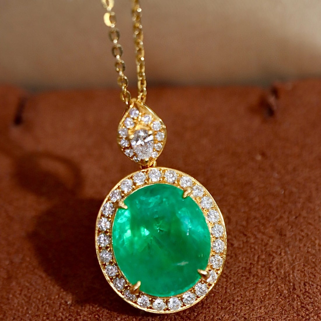 14k Gold 6.37 Ctw Vivid Green Natural Emerald & Diamond Pendant( Without Chain ) - 3