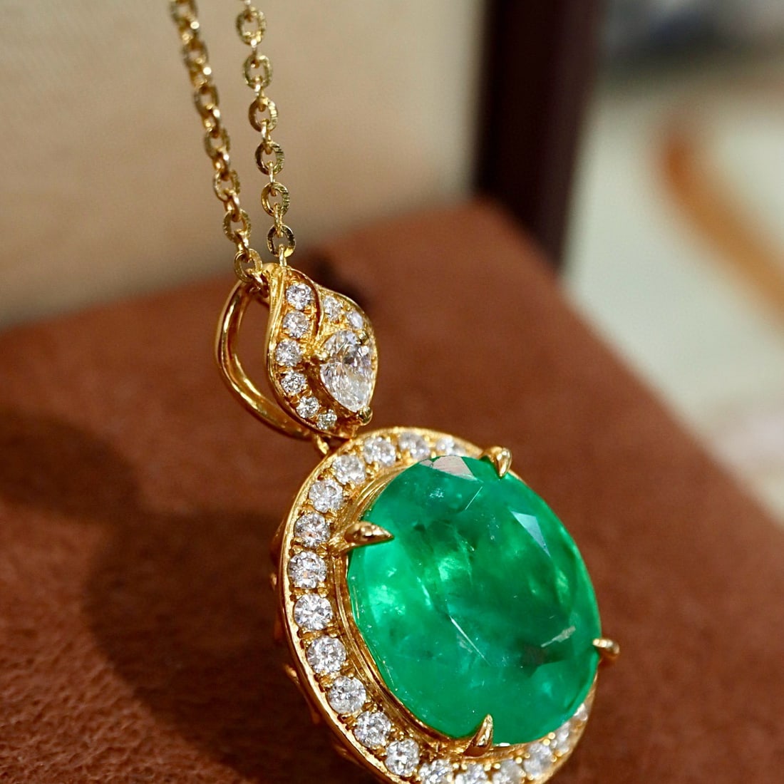 14k Gold 6.37 Ctw Vivid Green Natural Emerald & Diamond Pendant( Without Chain ) - 4