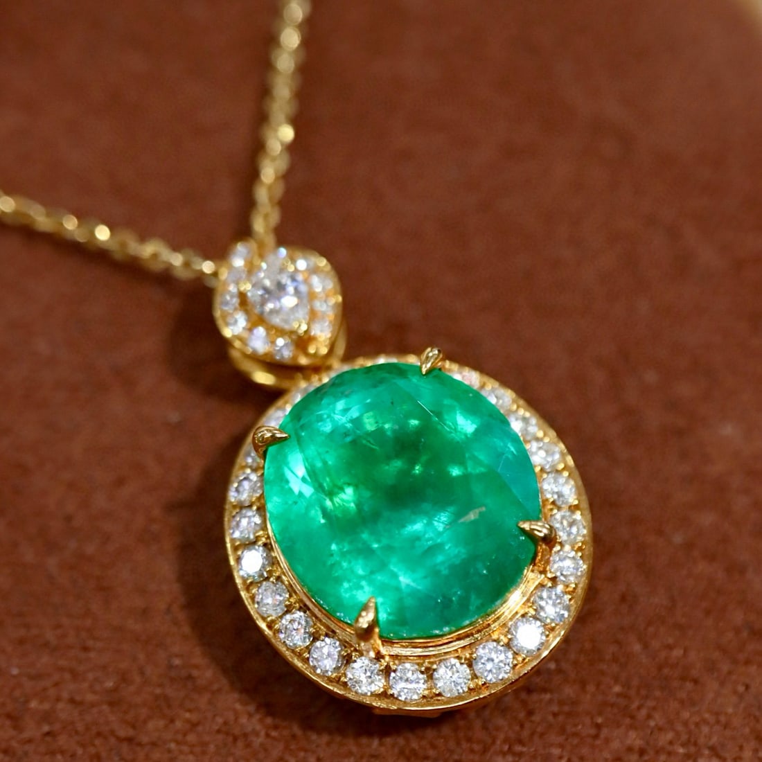 14k Gold 6.37 Ctw Vivid Green Natural Emerald & Diamond Pendant( Without Chain ) - 6