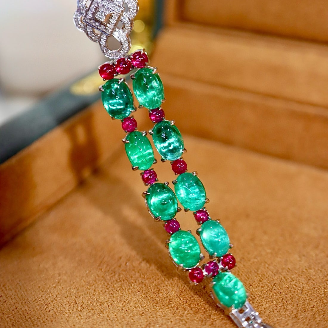 14k Gold 14.03 Ctw Natural Emerald & Diamond Bracelet - 3