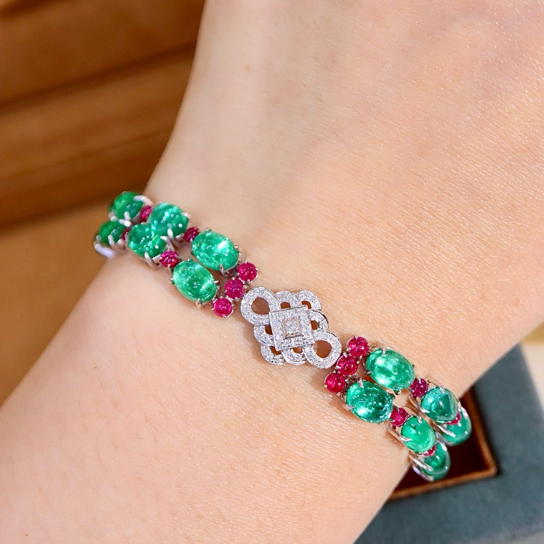 14k Gold 14.03 Ctw Natural Emerald & Diamond Bracelet - 5