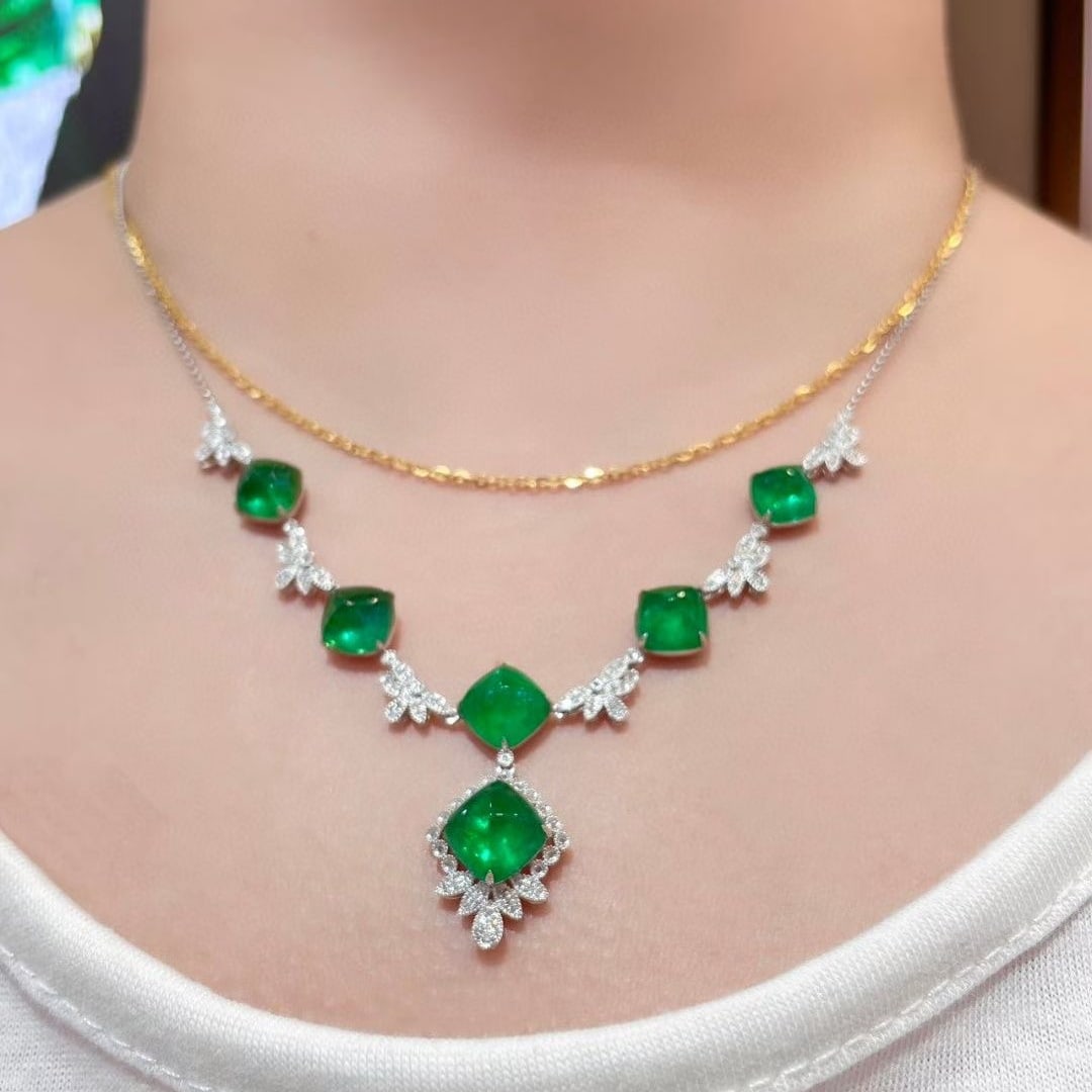 14k Gold 13.5 Ct Vivid Green Natural Emerald & Diamond Necklace - 2