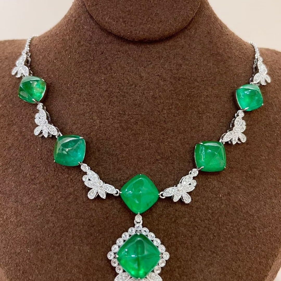 14k Gold 13.5 Ct Vivid Green Natural Emerald & Diamond Necklace - 3