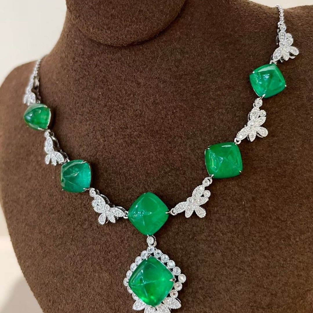 14k Gold 13.5 Ct Vivid Green Natural Emerald & Diamond Necklace - 4