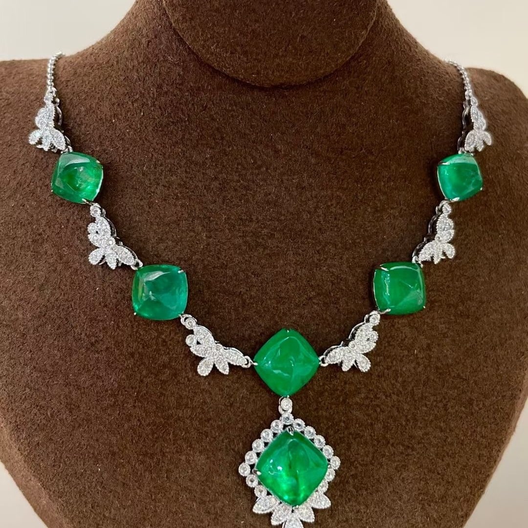 14k Gold 13.5 Ct Vivid Green Natural Emerald & Diamond Necklace - 5
