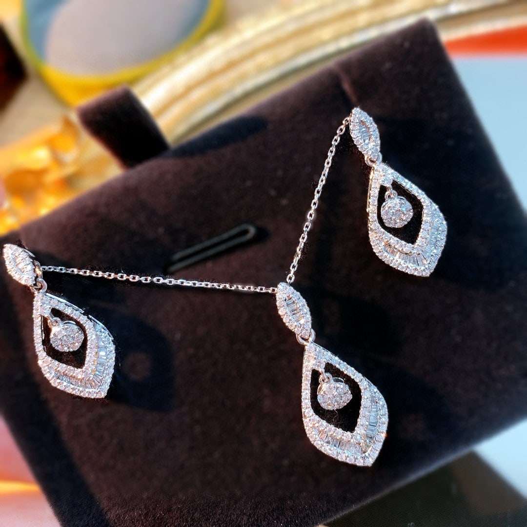 14k Gold 1.6 Ctw Natural H Diamond Jewelry Set: Ref:231038398 // gold content:14k gold // necklace // main gemstone:diamond // shape:multiply // carat weight:0. 8ct // clarity grade:vs-si // color:h // treatment:natural // // earrings // main