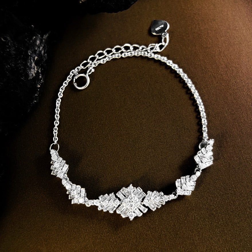 14k Gold 1 Ct Natural H Diamond Bracelet: Ref:231038400 // gold content:14k gold // main gemstone:diamond // shape:multiply // carat weight:1ct // clarity grade:vs-si // color:h // treatment:natural // Condition: New Low Estimate: 4600.00
