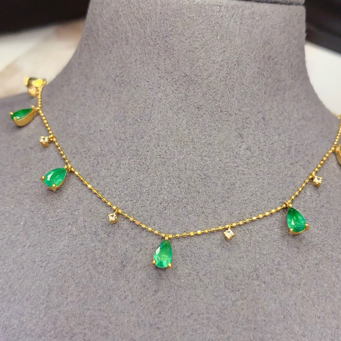 14k Gold 2.15 Ct Natural Emerald & Sapphire Necklace - 3