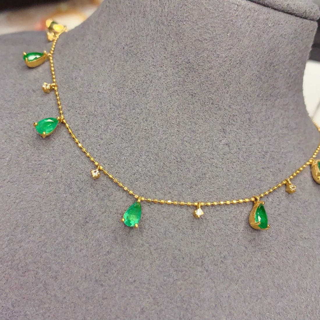 14k Gold 2.15 Ct Natural Emerald & Sapphire Necklace - 6