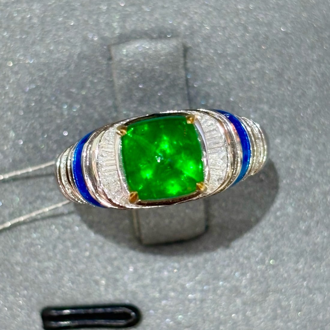 14k Gold 2.35 Ct Vivid Green Natural Emerald & Diamond Ring - 7