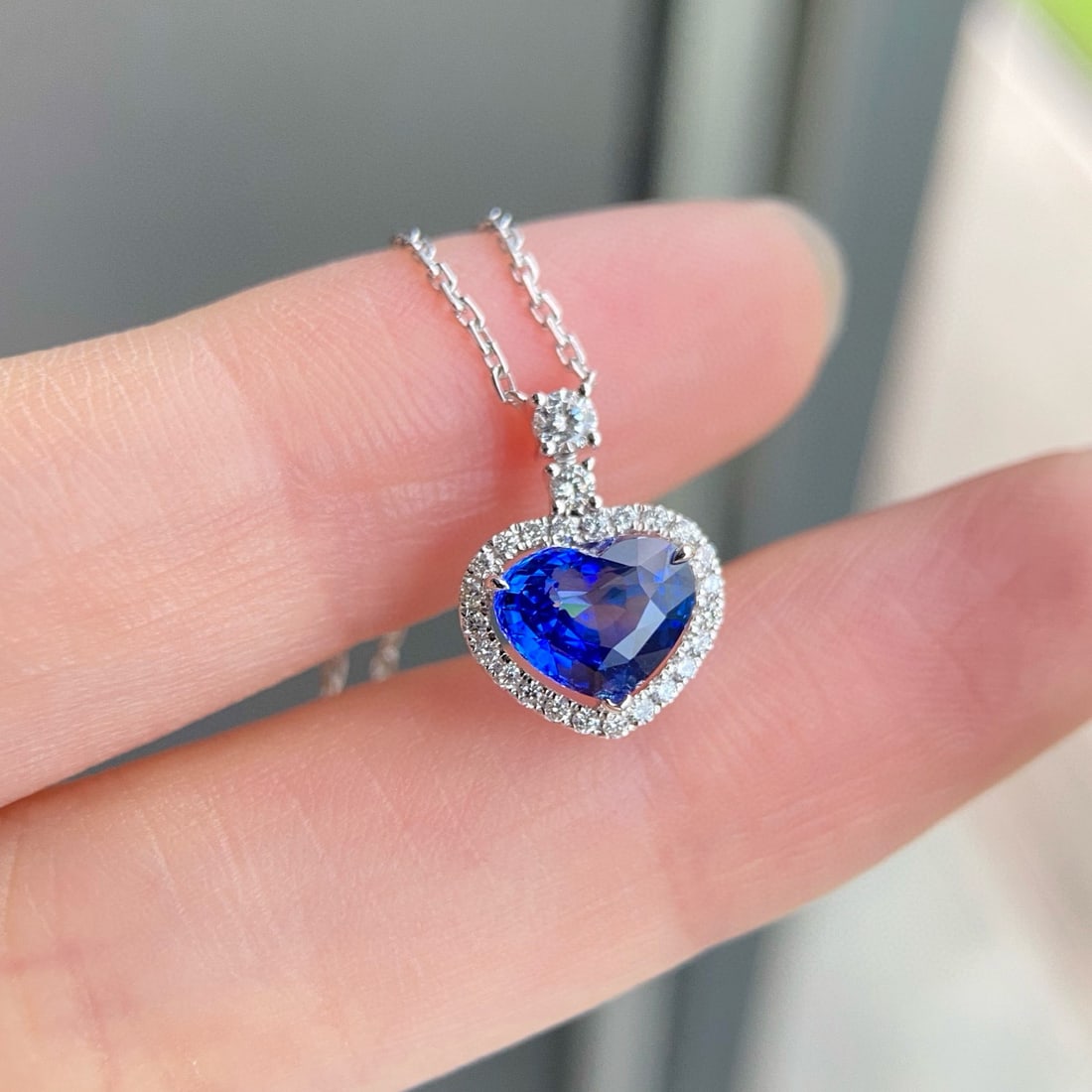 14k Gold 1.77 Ctw Natural Sapphire & Diamond Necklace: Ref:231038418 // gold content:14k gold // main gemstone:sapphire // shape:heart // carat weight:1. 6ct // color:royal blue // treatment:natural // // adjacent gemstone 2 : diamond // shape:round //