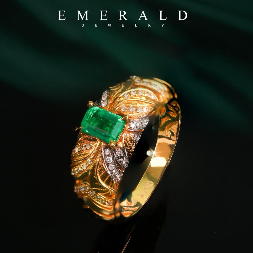 14k Gold 0.6 Ct Vivid Green Natural Emerald & Diamond Ring - 5