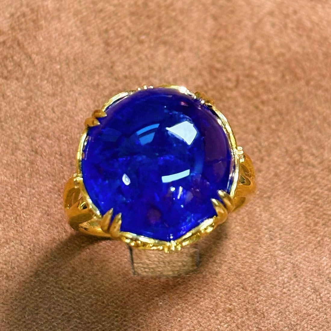 14k Gold 16.45 Ct Natural Tanzanite Ring: Ref:231038424 // gold content:14k gold // ring size:7. 25us // // main gemstone:tanzanite // shape:round // carat weight:16. 45ct // color:blue // treatment:natural // cut grade:g // Condition: New