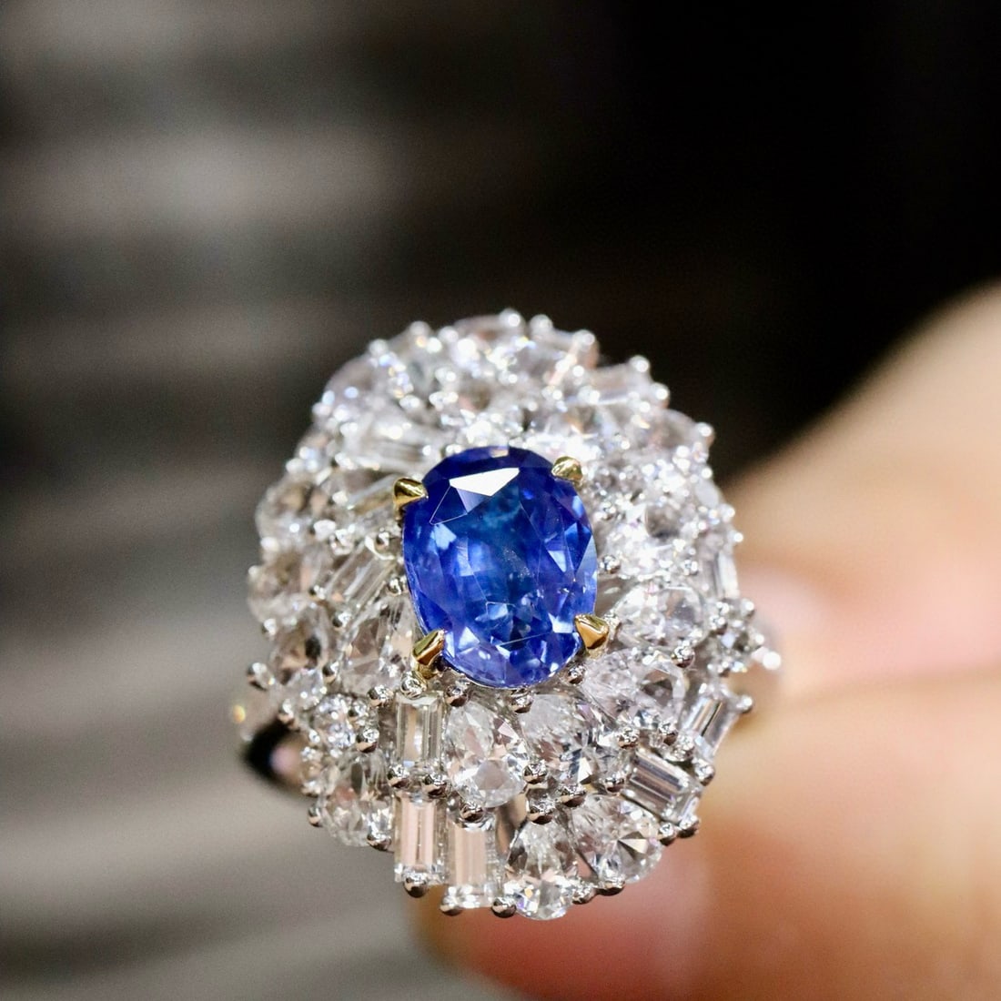 14k Gold 1.80 Ctw Natural Sapphire & Diamond Ring: Ref:231038445 // gold content:14k gold // ring size:7. 25us // // main gemstone:sapphire // shape:oval // carat weight:1. 7ct // color:blue // treatment:natural // // adjacent gemstone 2 : diamond // 