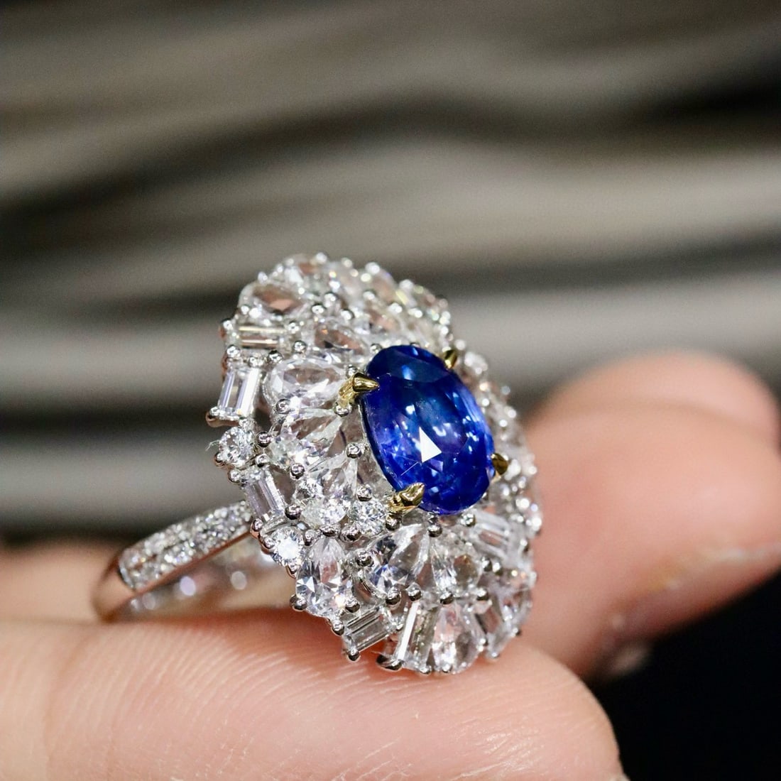 14k Gold 1.80 Ctw Natural Sapphire & Diamond Ring - 4