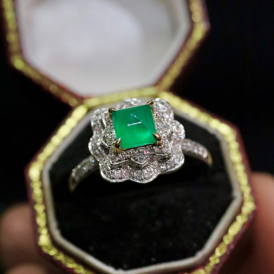 14k Gold 0.98 Ctw Natural Emerald & Diamond Ring - 3