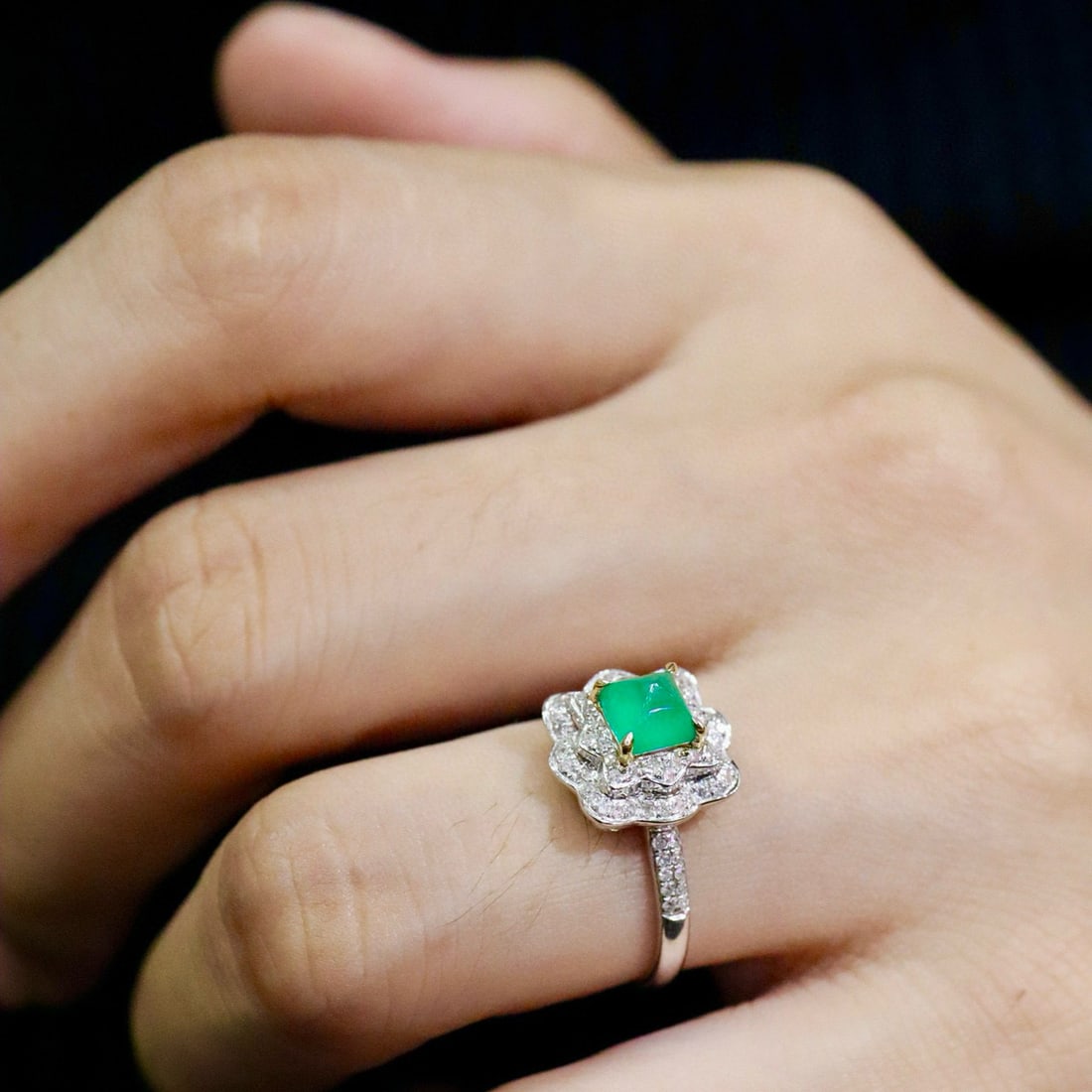 14k Gold 0.98 Ctw Natural Emerald & Diamond Ring - 4