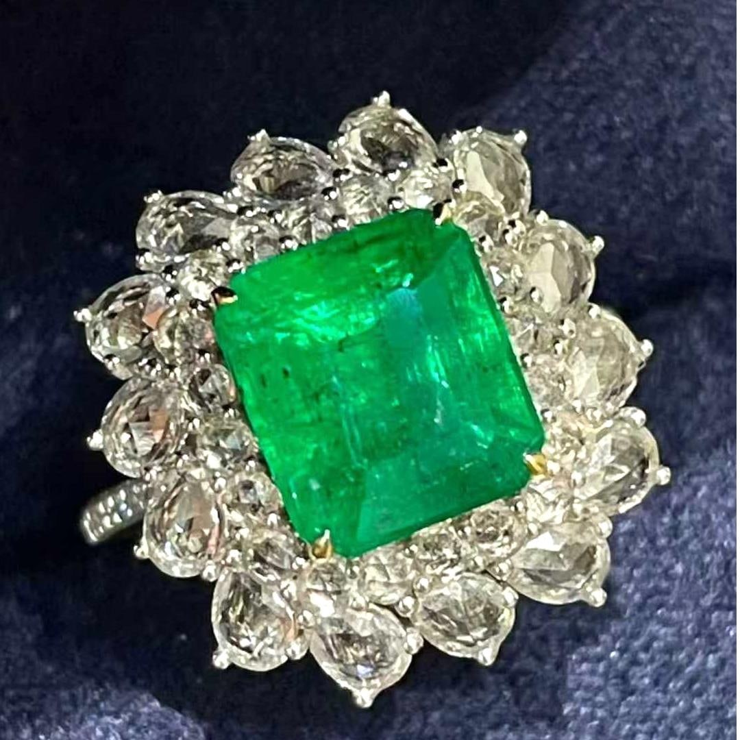 14k Gold 3 Ct Natural Emerald & Sapphire Ring: Ref:231039006 // gold content:14k gold // ring size:7. 25us // // main gemstone:emerald // shape:octagonal // carat weight:3ct // color:green // treatment:natural // // adjacent gemstone 2 : sapphire