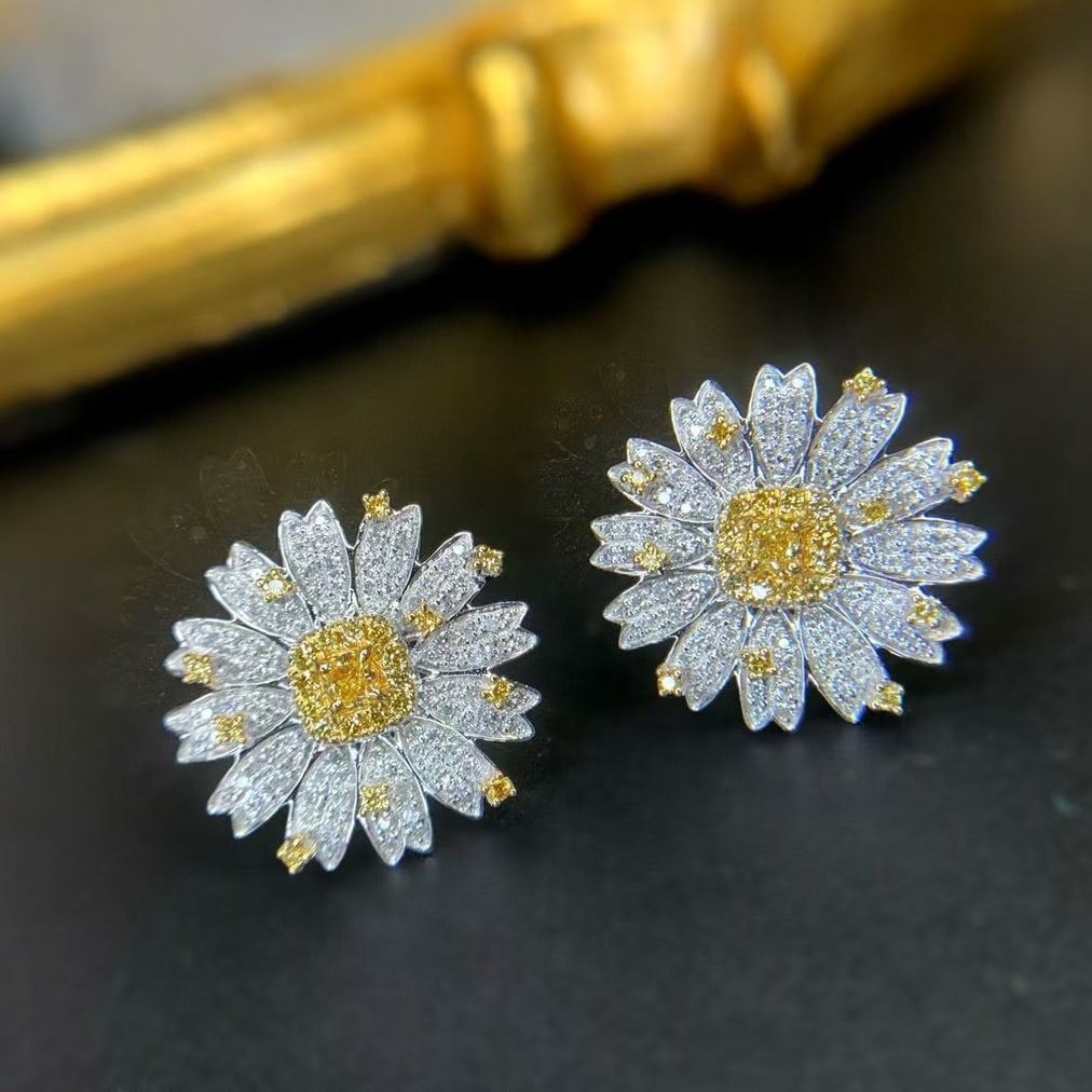 14k Gold 0.9 Ct Natural Yellow Diamond & Diamond Earrings: Ref:231039039 // gold content:14k gold // main gemstone:yellow diamond & diamond // shape:cushion & round // carat weight:0. 9ct // clarity grade:vs-si // color:yellow & h // treatment:natural //