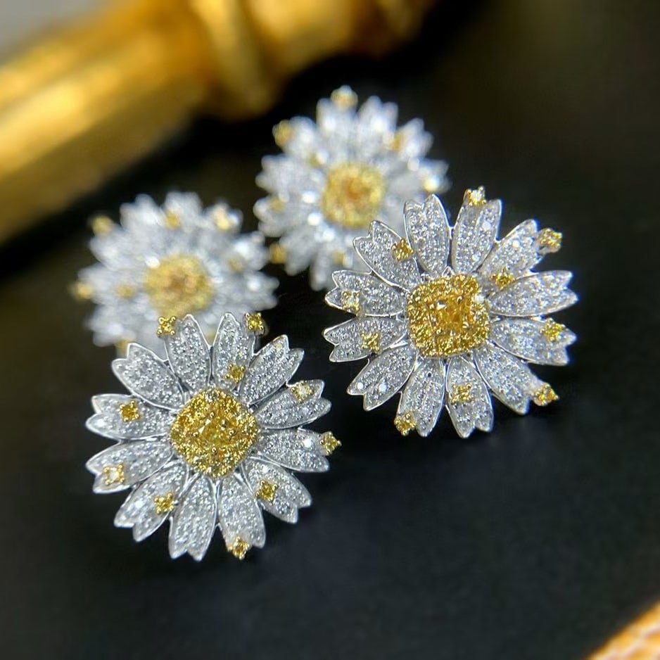 14k Gold 0.9 Ct Natural Yellow Diamond & Diamond Earrings - 3