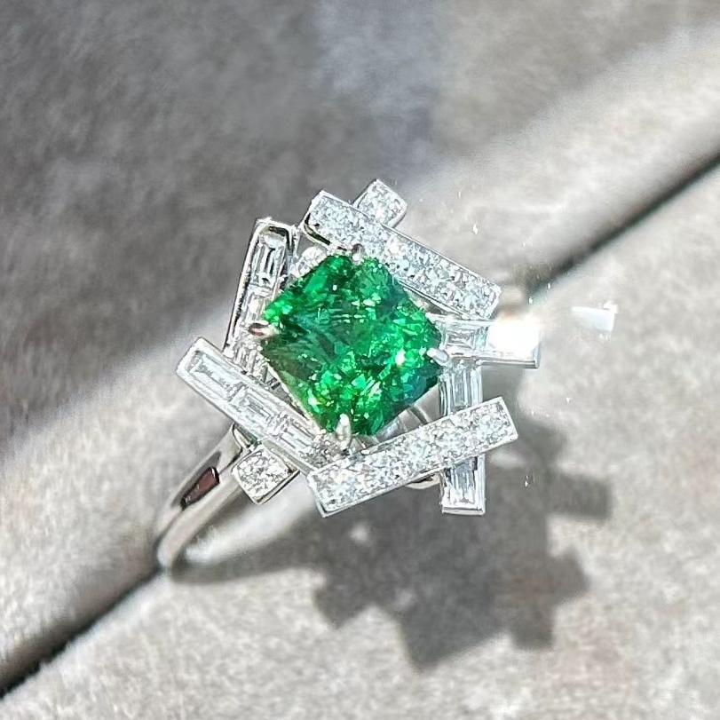 14k Gold 1.98 Ctw Natural Tsavorite & Diamond Ring/pendant( Without Chain ): Ref:231039050 // gold content:14k gold // ring size:7. 25us // // main gemstone:tsavorite // shape:radiant // carat weight:1. 59ct // color:green // treatment:natural // // adjacent gemstone 2 :