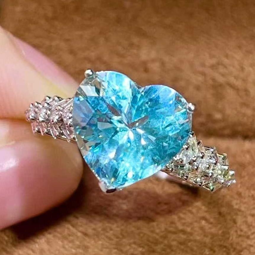 14k Gold 3.4 Ctw Natural Aquamarine & Diamond Ring: Ref:231039051 // gold content:14k gold // ring size:7. 25us // // main gemstone:aquamarine // shape:heart // carat weight:3. 1ct // color:blue // treatment:natural // // adjacent gemstone 2 : diamond 