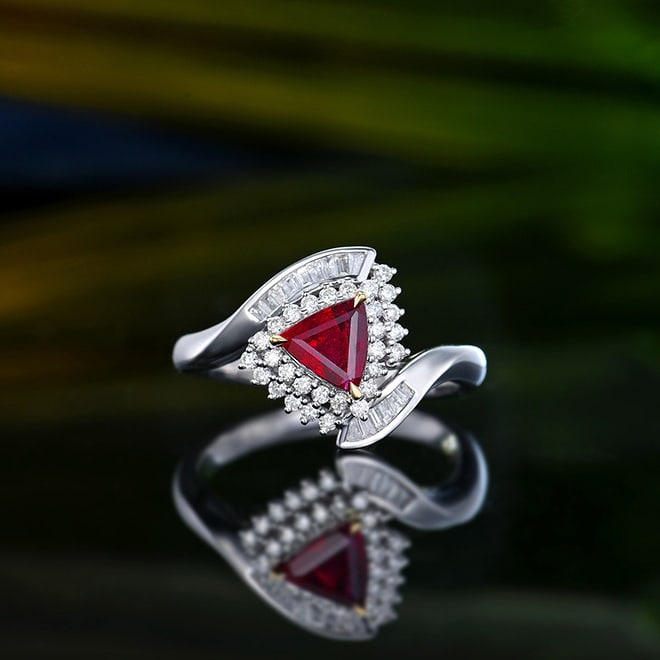 14k Gold 1.13 Ctw Natural Ruby & Diamond Ring: Ref:231039062 // gold content:14k gold // ring size:7. 25us // // main gemstone:ruby // shape:triangle // carat weight:0. 81ct // color:red // treatment:natural // // adjacent gemstone 2 : diamond //